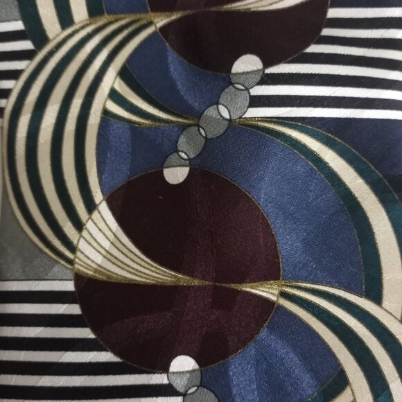 Screenplay by Martin Wong Geometric Swirl 100% Silk Neck Tie Made in USA - Picture 2 of 6